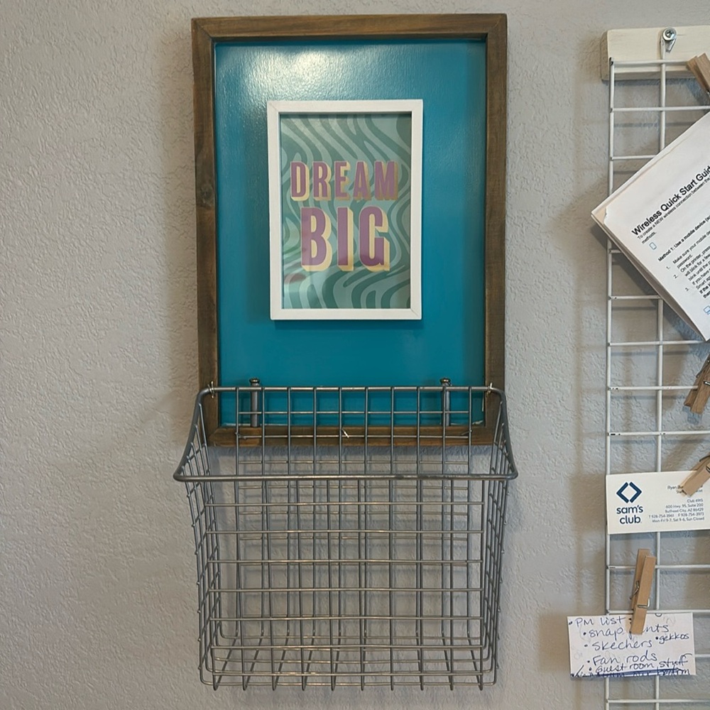 Wall Basket 6 Different Signs